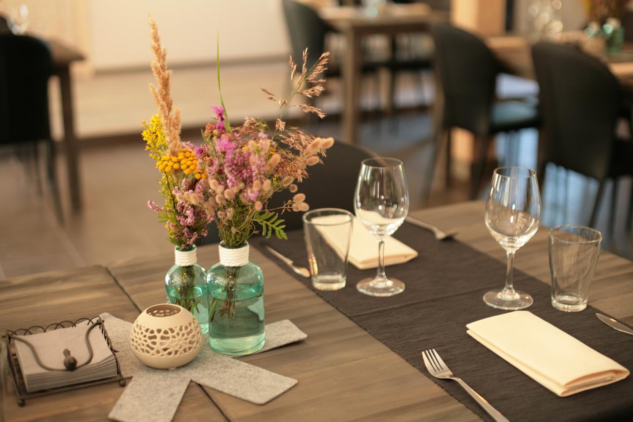Plavas Hotel Ainazi Ngoại thất bức ảnh