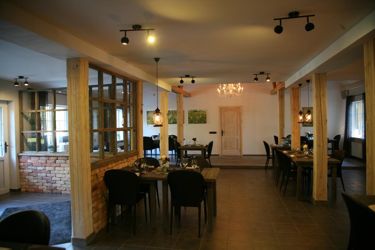 Plavas Hotel Ainazi Ngoại thất bức ảnh